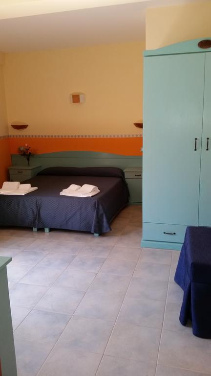 Hotel Costa Antiga SantʼAnna Arresi Extérieur photo